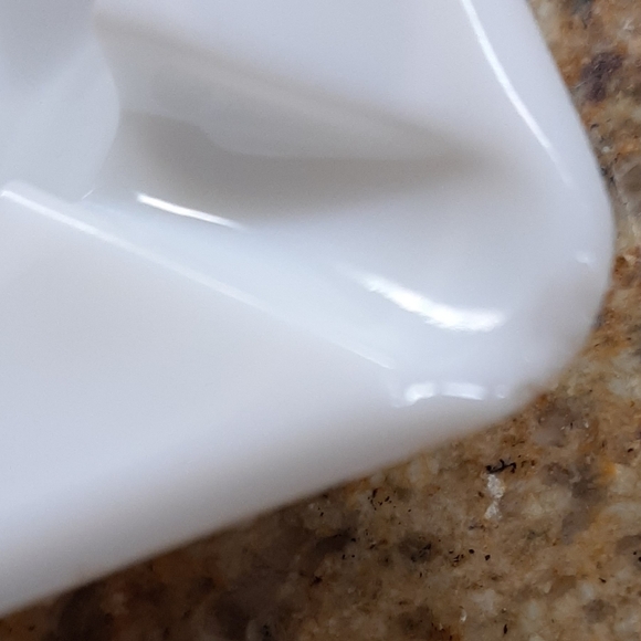 VTG SQUARE MILK GLASS ASHTRAY - Picture 7 of 10